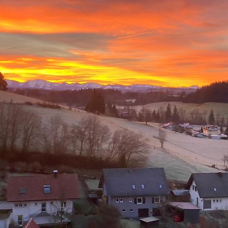 Ferienwohnung Bergblick Wangen Im Allgaeu Mit Garten, 2022 Komplett Renoviert Exterior foto