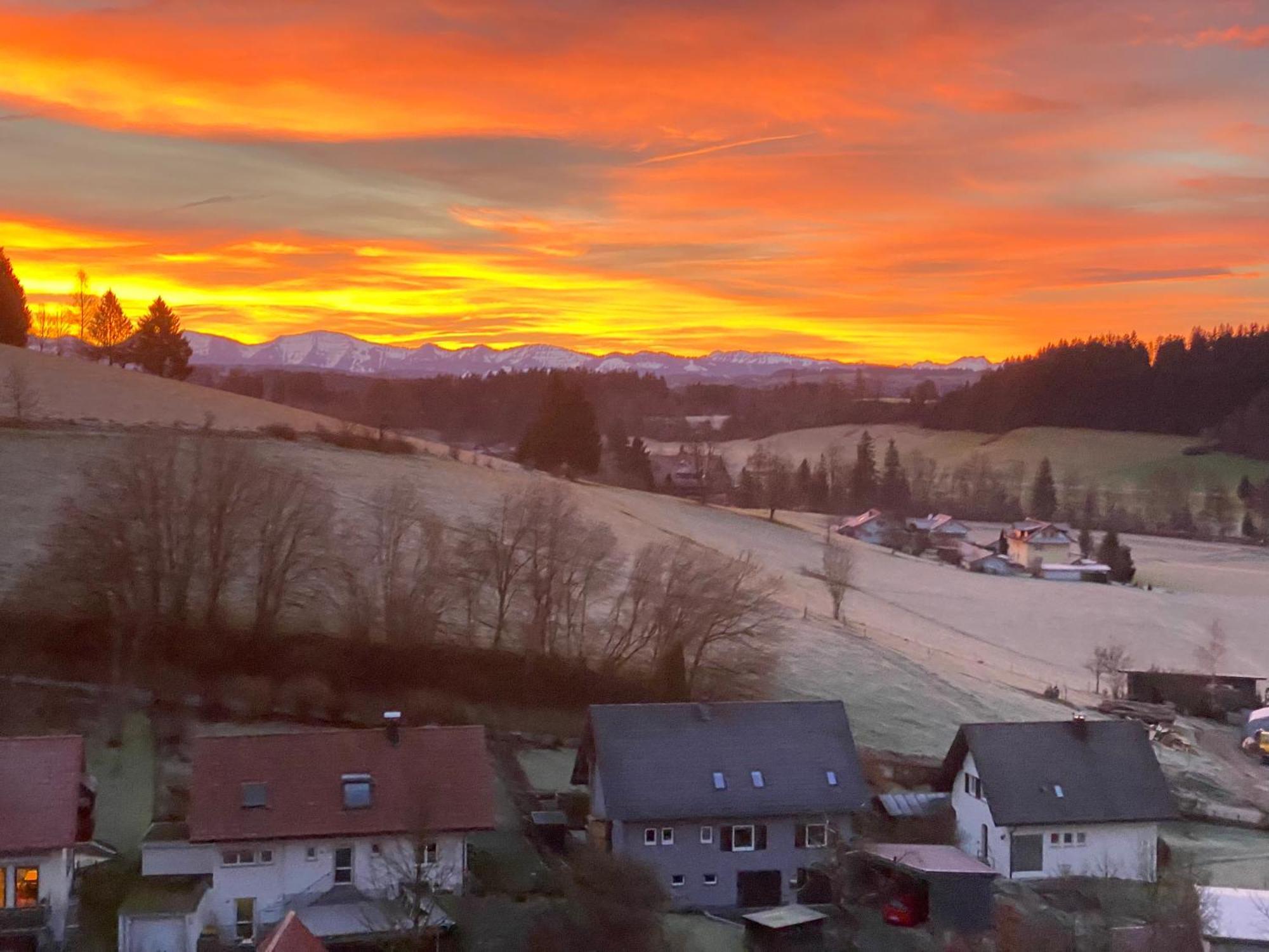 Ferienwohnung Bergblick Wangen Im Allgaeu Mit Garten, 2022 Komplett Renoviert Exterior foto